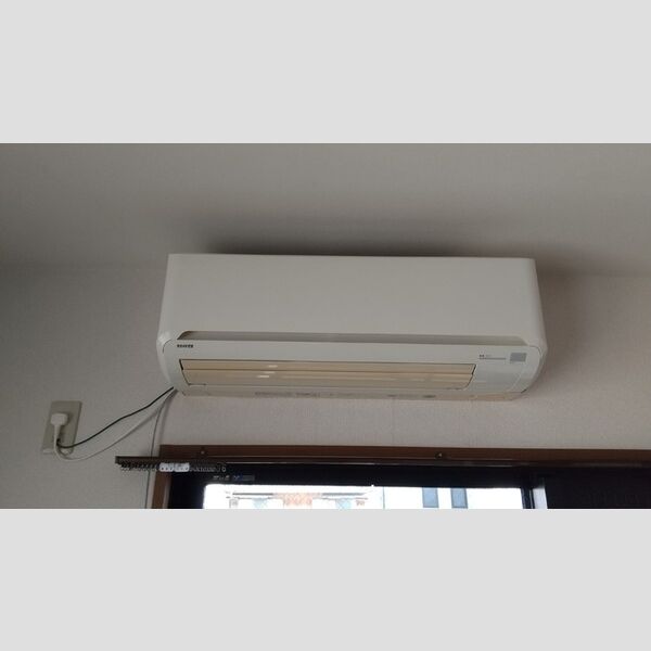 その他設備 (リビング　エアコン)