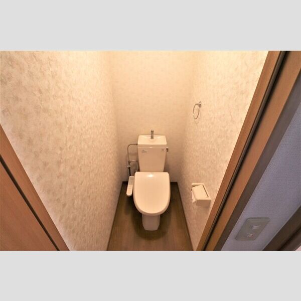 トイレ (温水洗浄暖房便座)