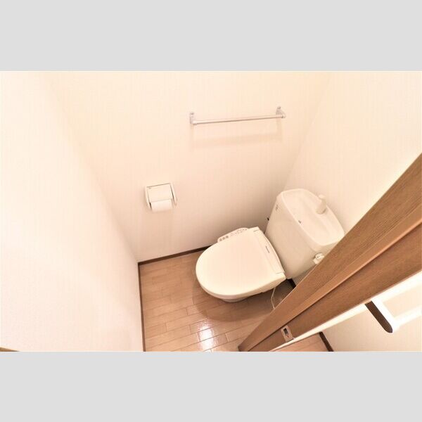 トイレ (温水洗浄暖房便座)