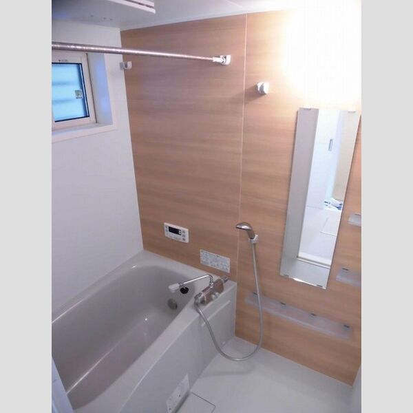 バス (201　浴室)