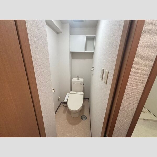 トイレ (温水洗浄暖房便座)