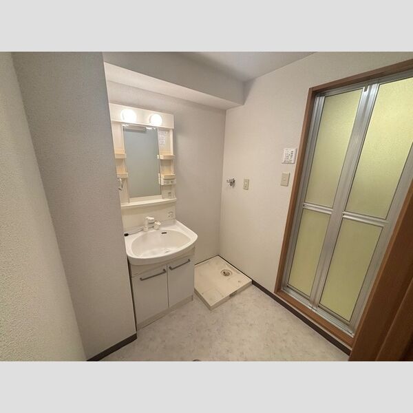 洗面所 (洗髪洗面化粧台)