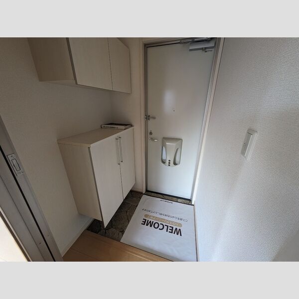 玄関 (205 玄関)