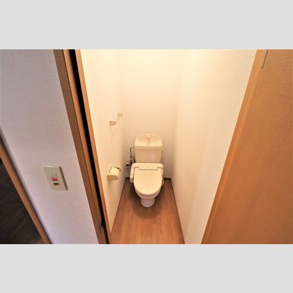 トイレ (温水洗浄暖房便座)