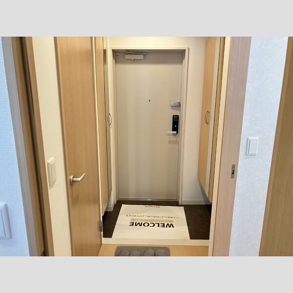 玄関 (201 玄関)