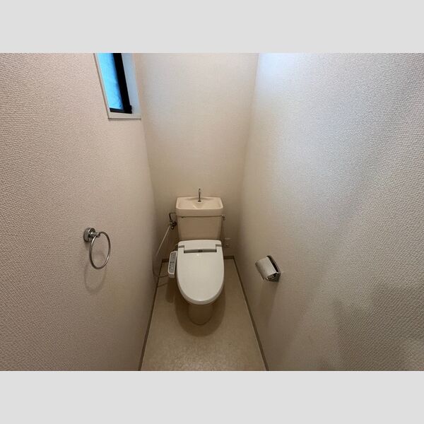 トイレ (B102　温水洗浄便座)