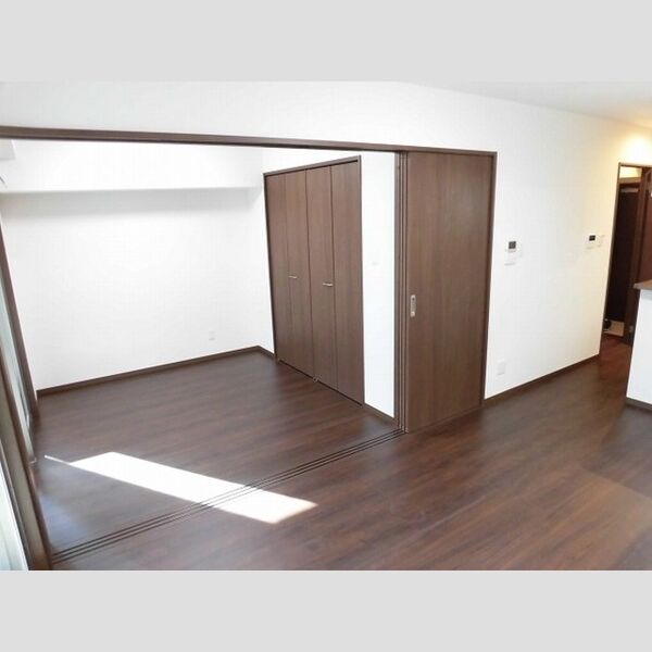 その他 (402　LDKと洋室)