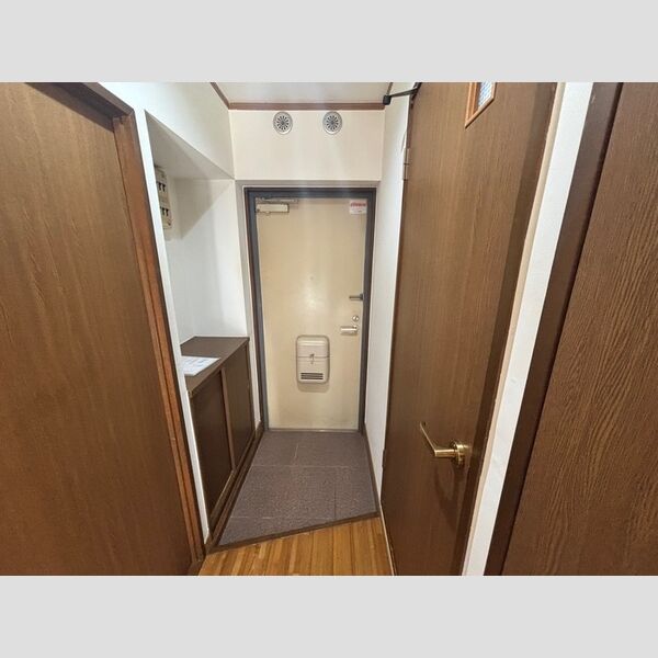 玄関 (玄関)
