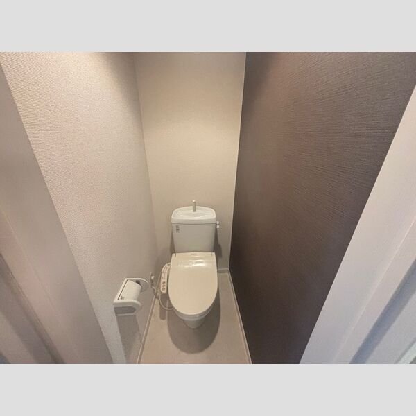 トイレ (温水洗浄暖房便座)