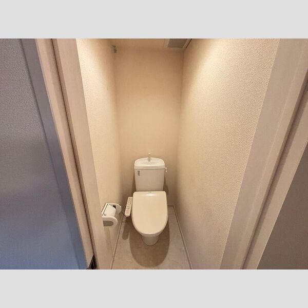 トイレ (温水洗浄暖房便座)