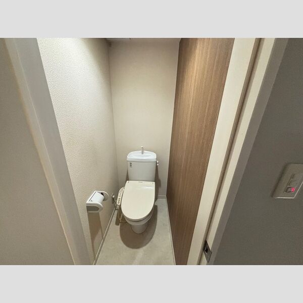 トイレ (温水洗浄暖房便座)