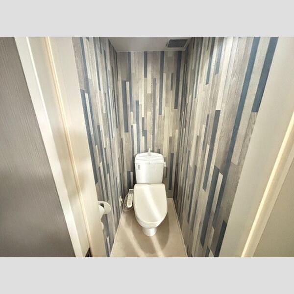 トイレ (温水洗浄暖房便座)