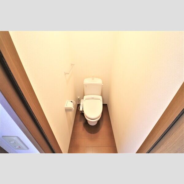 トイレ (温水洗浄暖房便座)