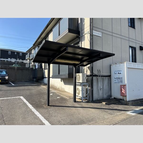現地周辺 (駐輪場)