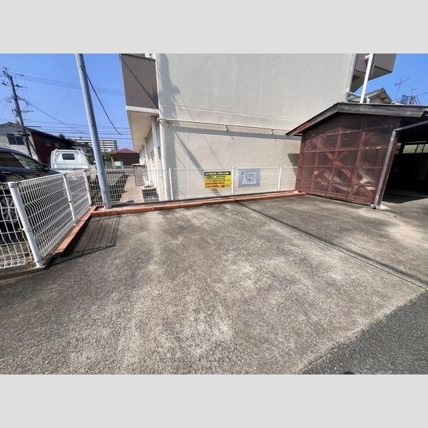 駐車場 (来客用駐車場)