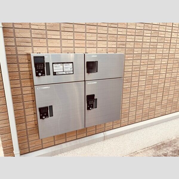 現地周辺 (共用部 宅配ボックス)