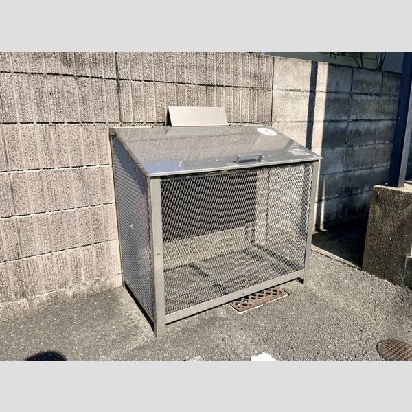 現地周辺 (ゴミ置場)