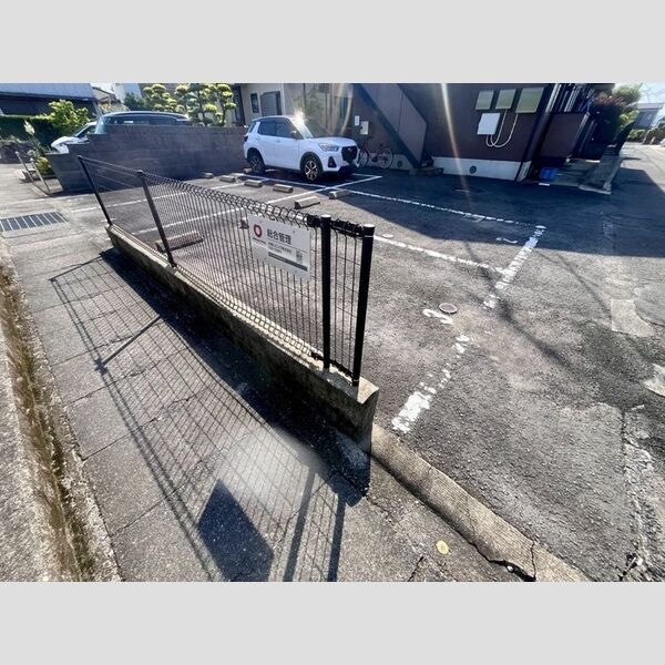 駐車場 (駐車場)