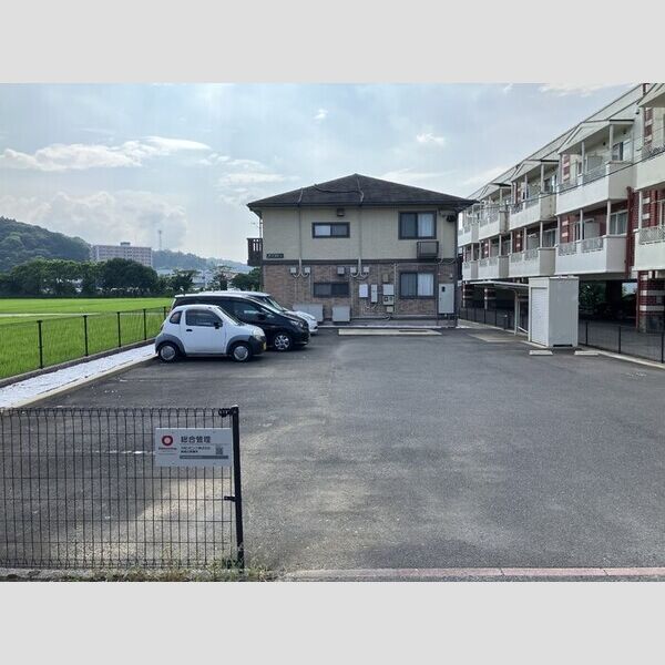 駐車場 (駐車場)
