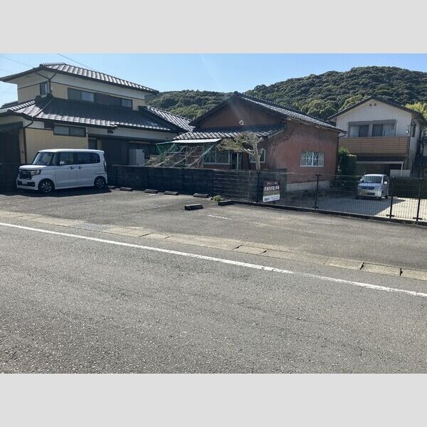 駐車場 (メルベーユ平山　敷地外駐車場)
