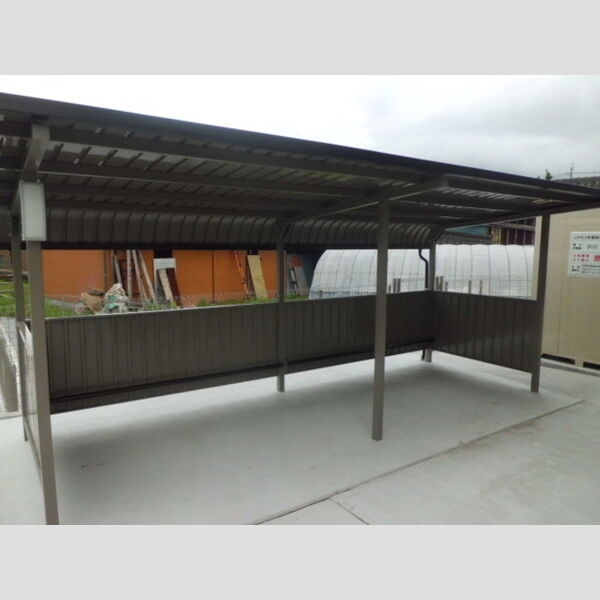 現地周辺 (駐輪場)