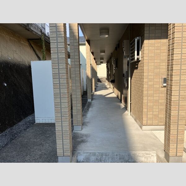 現地周辺 (共用部 廊下)
