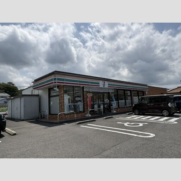 現地周辺 (セブンイレブン大村東三城町店まで557m)