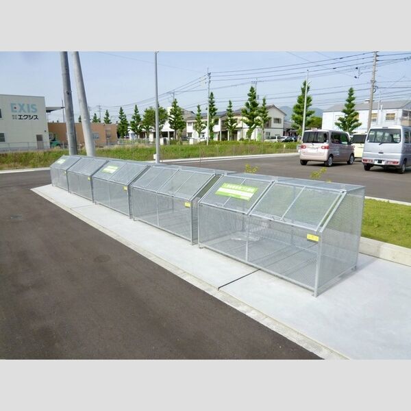 現地周辺 (ゴミ置き場)