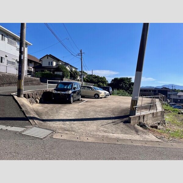 駐車場 (共用部 敷地外駐車場)