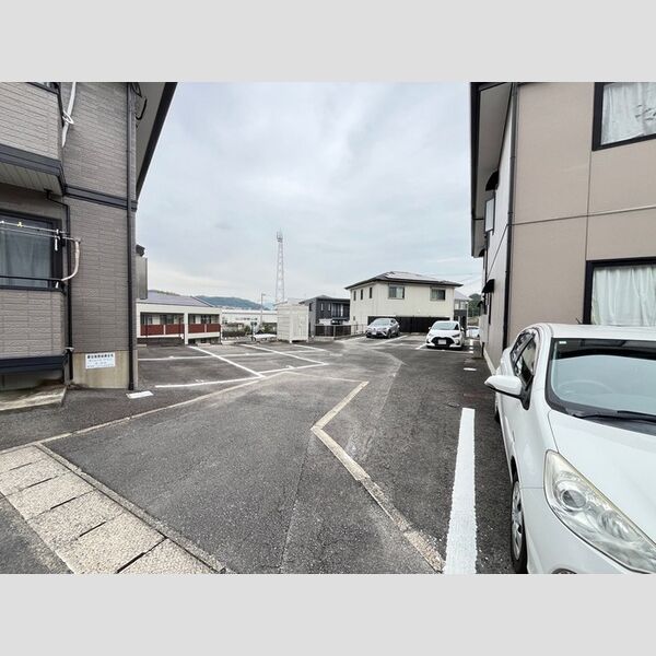 駐車場 (駐車場)