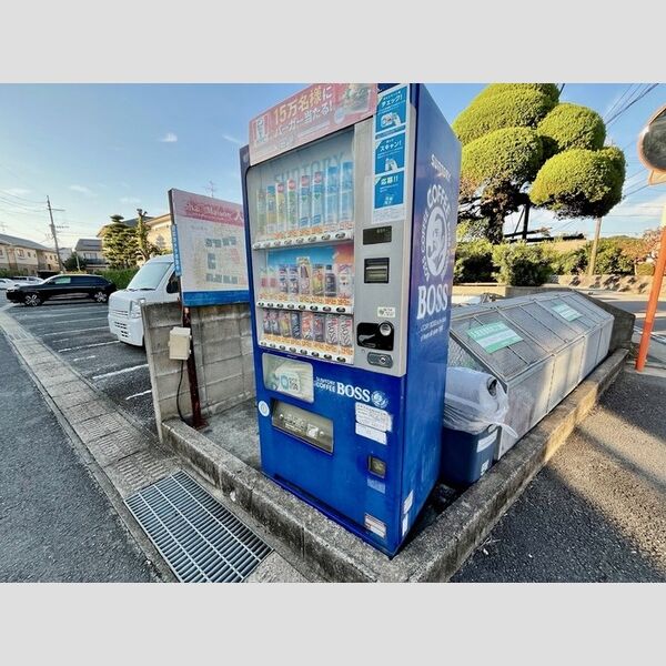 現地周辺 (ゴミ置場)