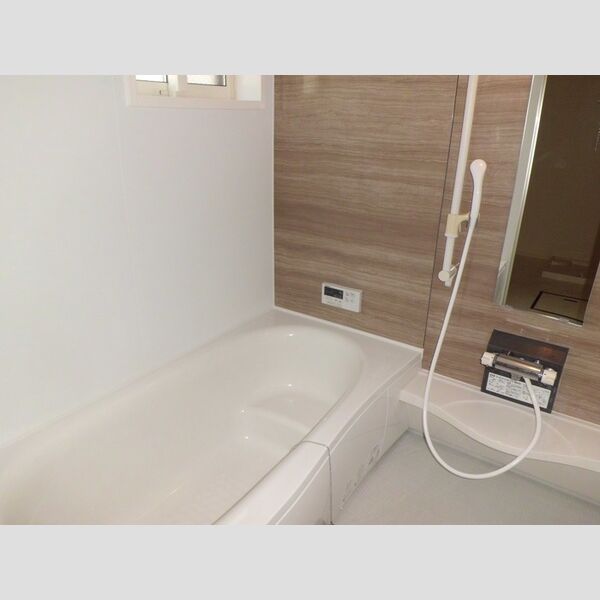 バス (201　浴室)