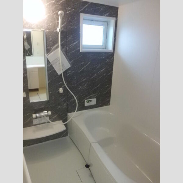 バス (201　浴室)