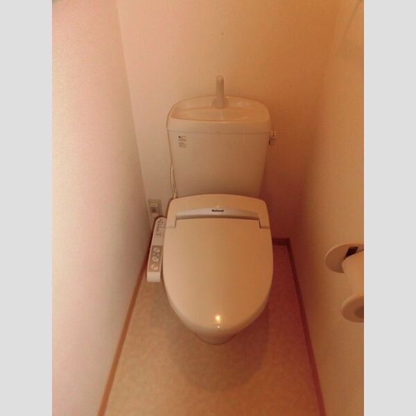 トイレ (トイレ)