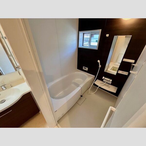 バス (102　浴室)