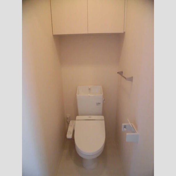 トイレ (トイレ)