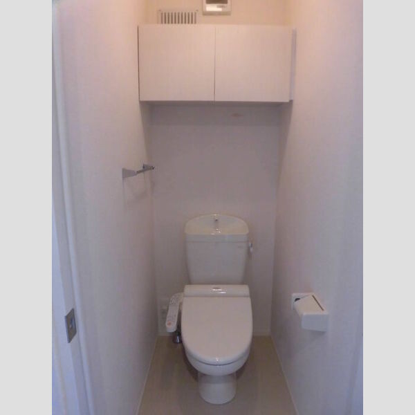 トイレ (トイレ)