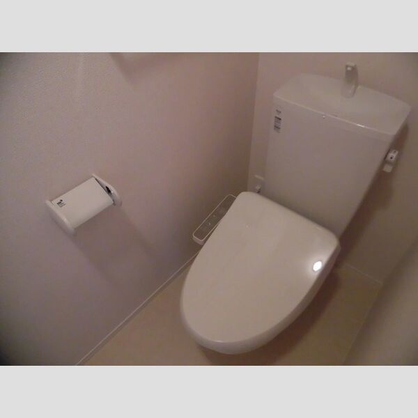 トイレ (トイレ)