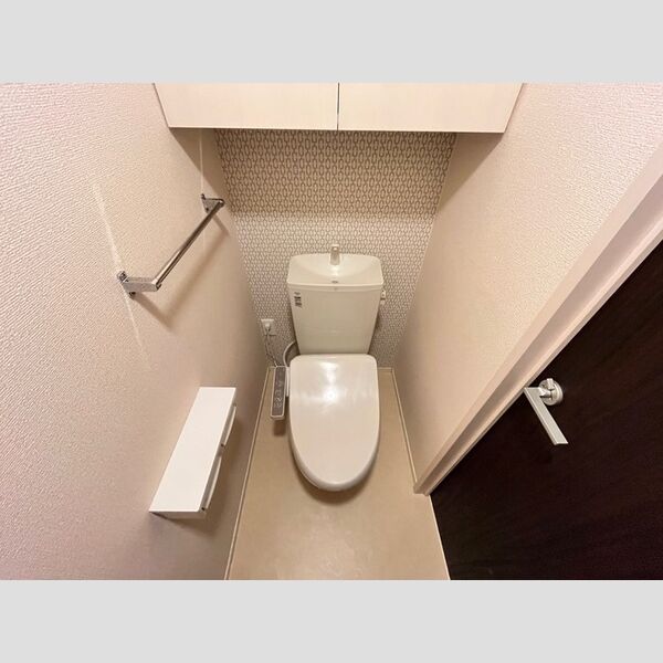 トイレ (102　温水洗浄暖房便座)