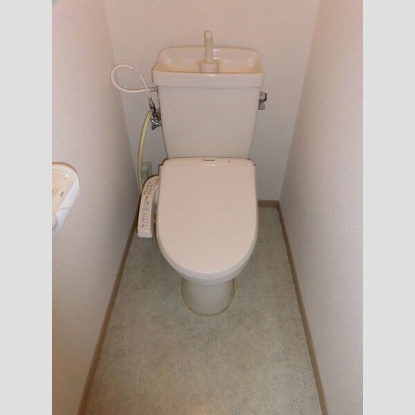 トイレ (トイレ)