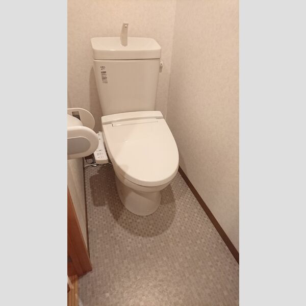 トイレ (トイレ)