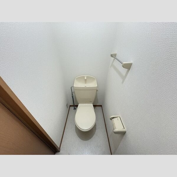 トイレ (トイレ)