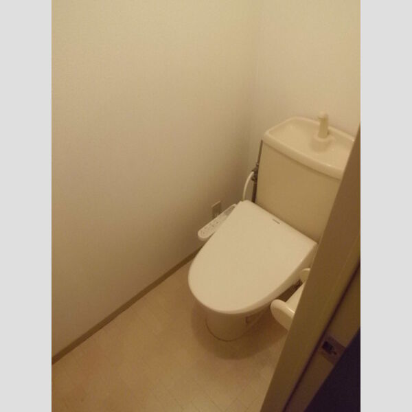 トイレ (トイレ)