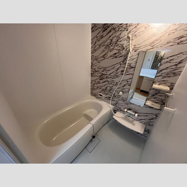 バス (103　浴室)