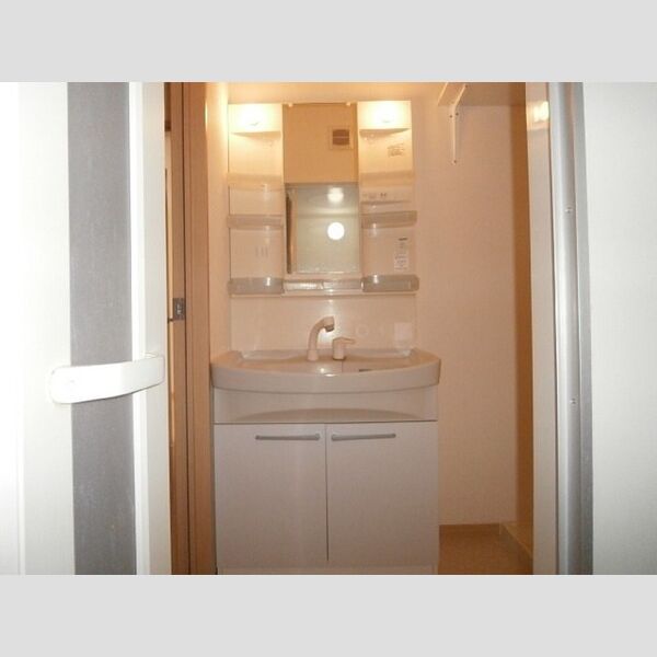 洗面所 (洗髪洗面化粧台)