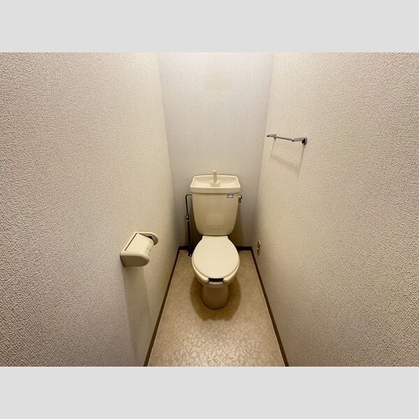 トイレ (トイレ)