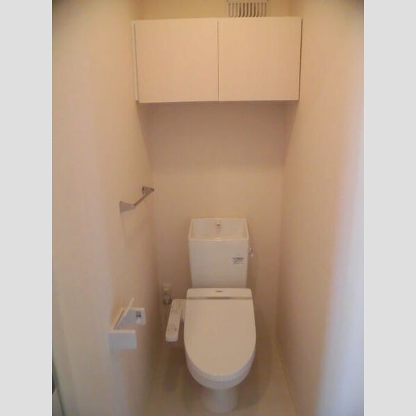 トイレ (トイレ)