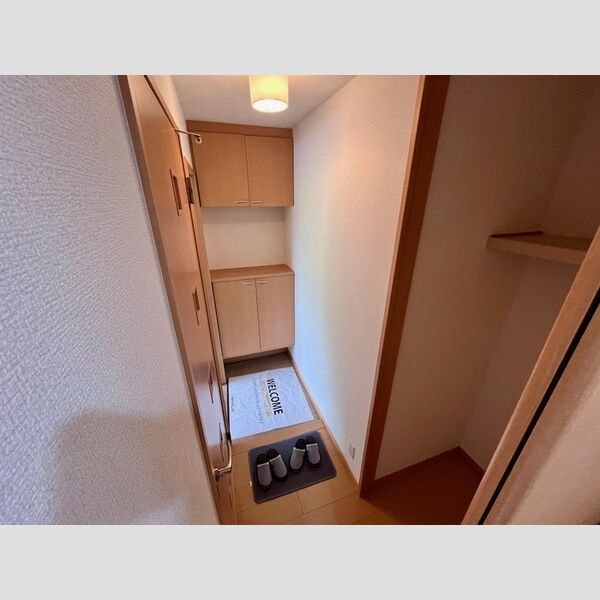 玄関 (202 玄関)