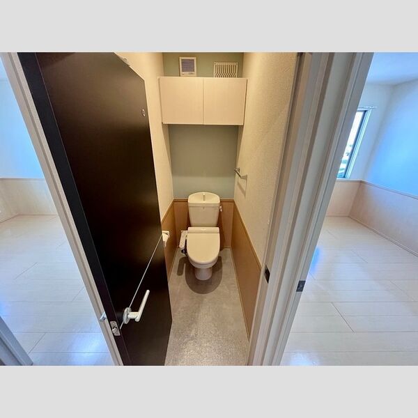 トイレ (温水洗浄暖房便座)