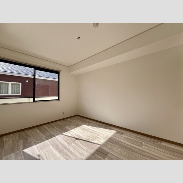 その他 (洋室①)